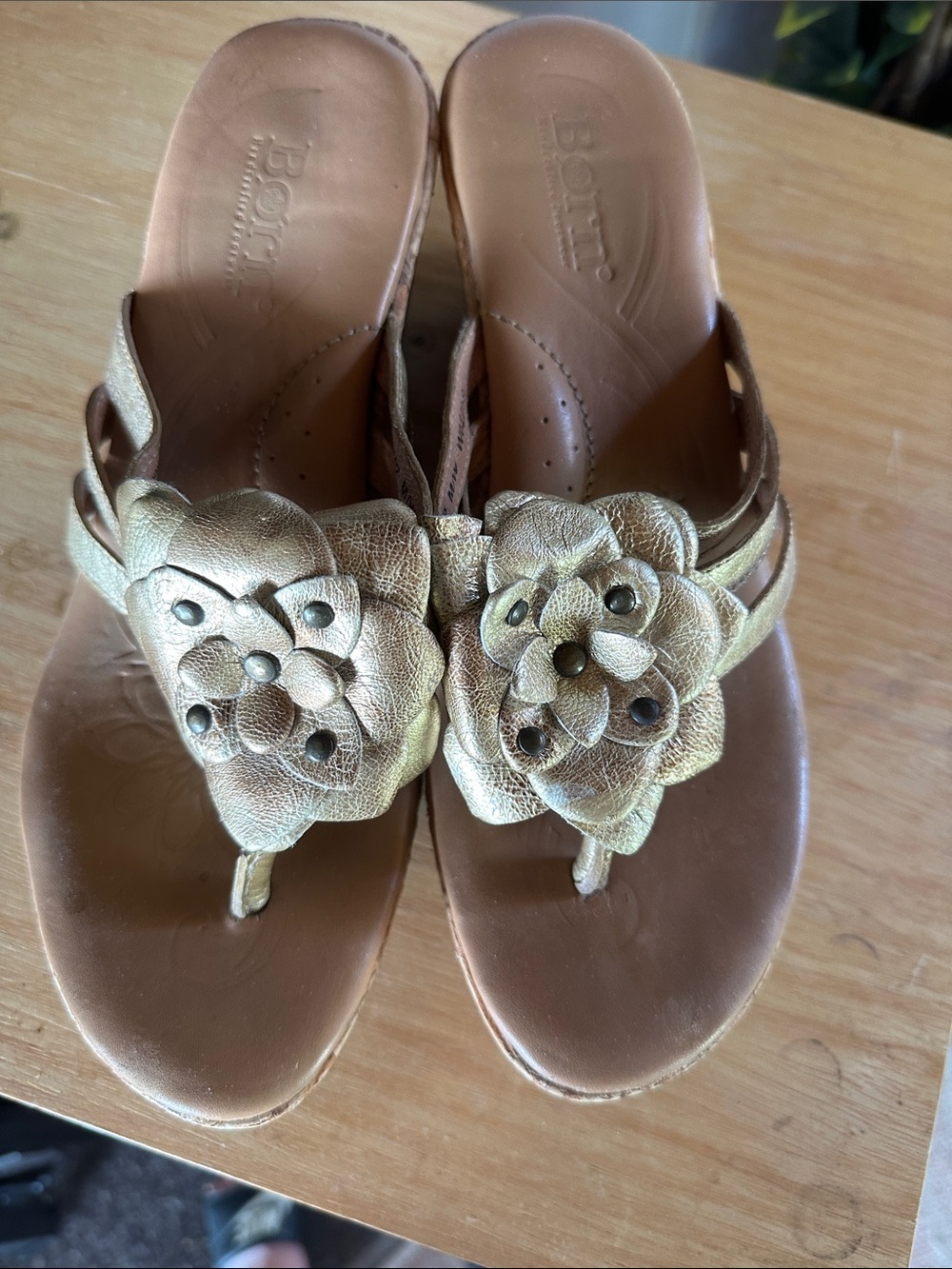 Born Women's Metallic Gold Floral Leather Thong Sandals